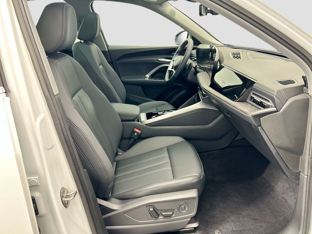 Thumbnail: 2025 Audi Q5 - 19