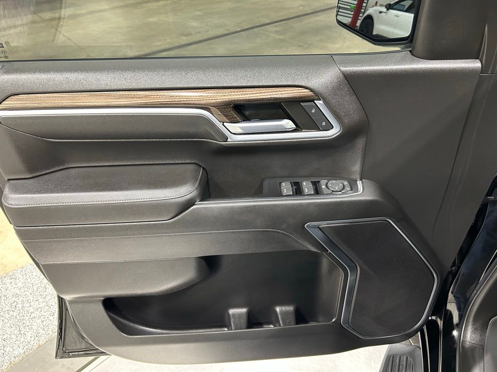 used 2022 Chevrolet Silverado 1500 car, priced at $45,914