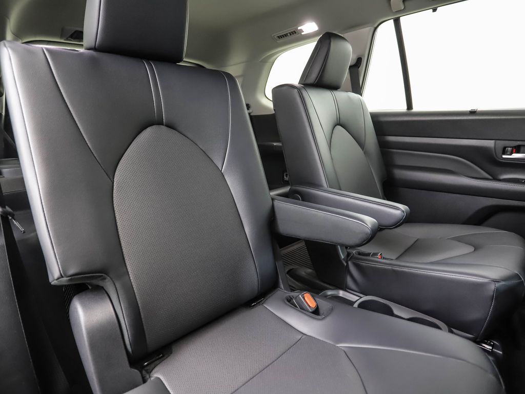 Thumbnail: 2024 Toyota Grand Highlander - 28