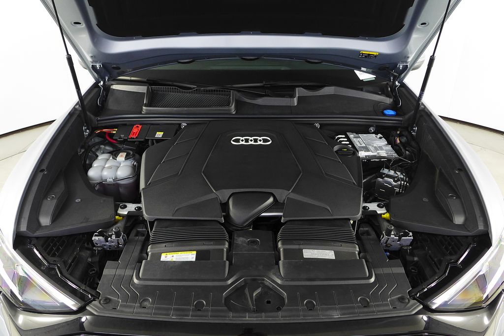 Thumbnail: 2024 Audi Q8 - 6