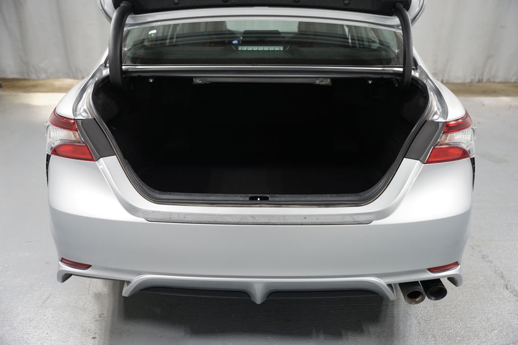 Thumbnail: 2023 Toyota Camry - 32