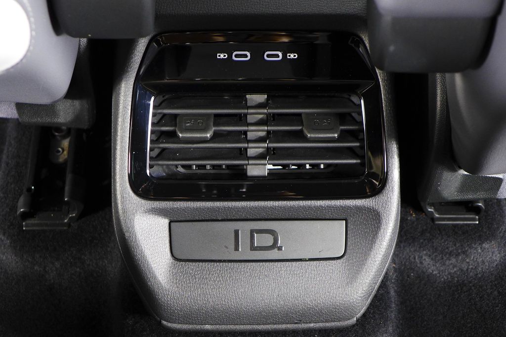 Thumbnail: 2021 Volkswagen ID.4 - 24