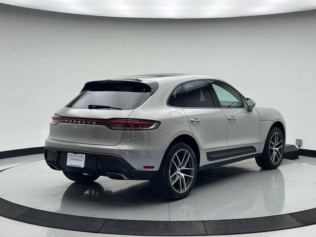 Thumbnail: 2024 Porsche Macan - 7