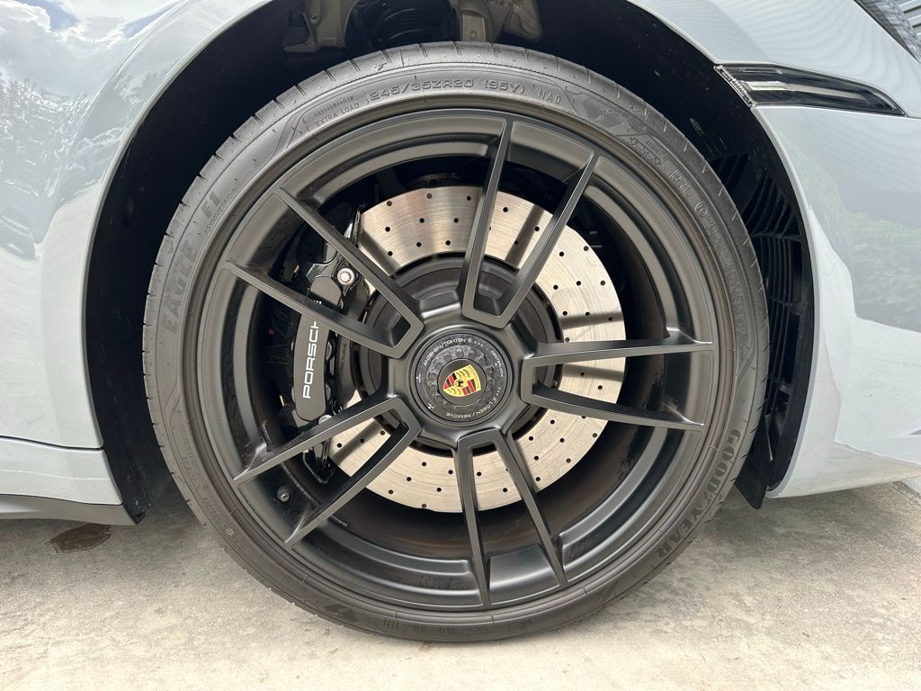 Thumbnail: 2024 Porsche 911 - 16