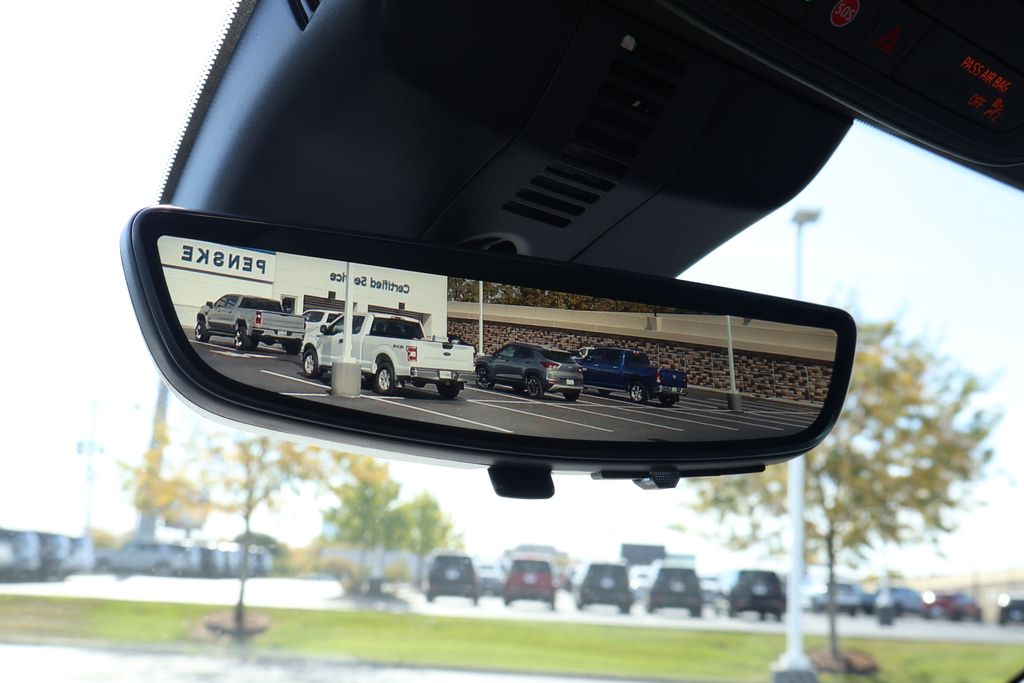 Thumbnail: 2026 Chevrolet Traverse - 32