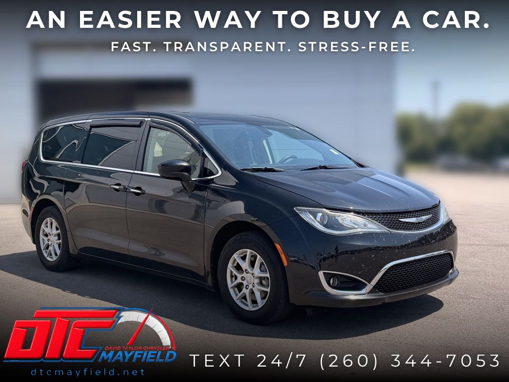 Brilliant Black Crystal Pearlcoat 2020 Chrysler Pacifica Minivan Front-Wheel Drive 9-Speed Automatic