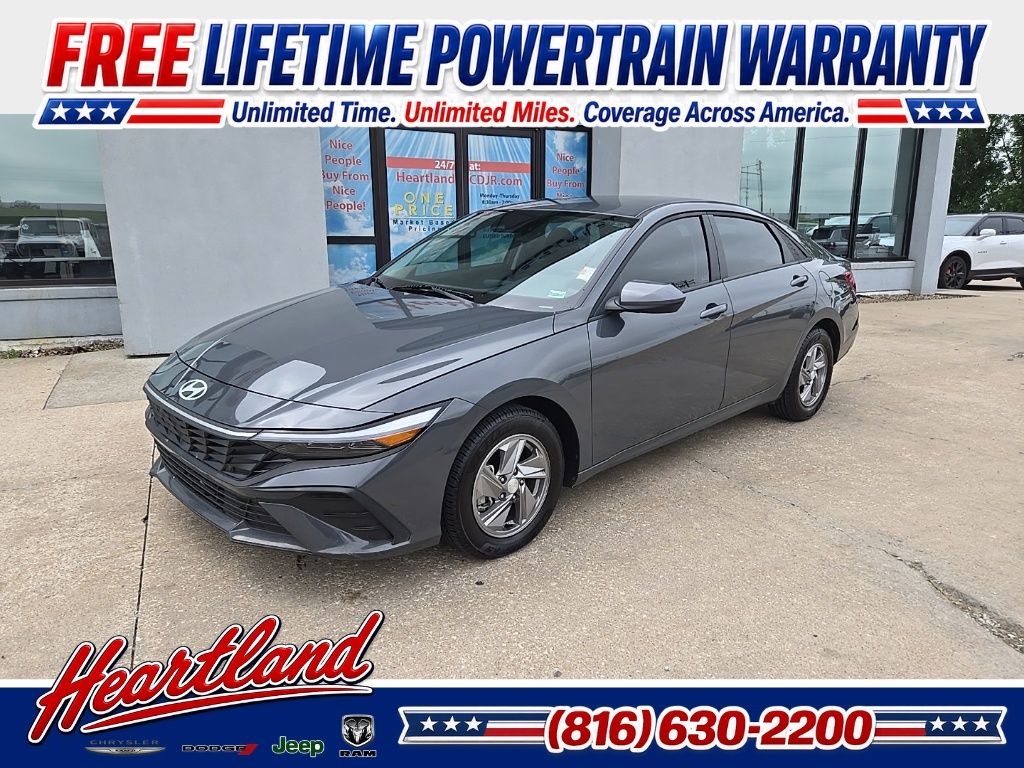 2025 Hyundai Elantra SE FWD   
