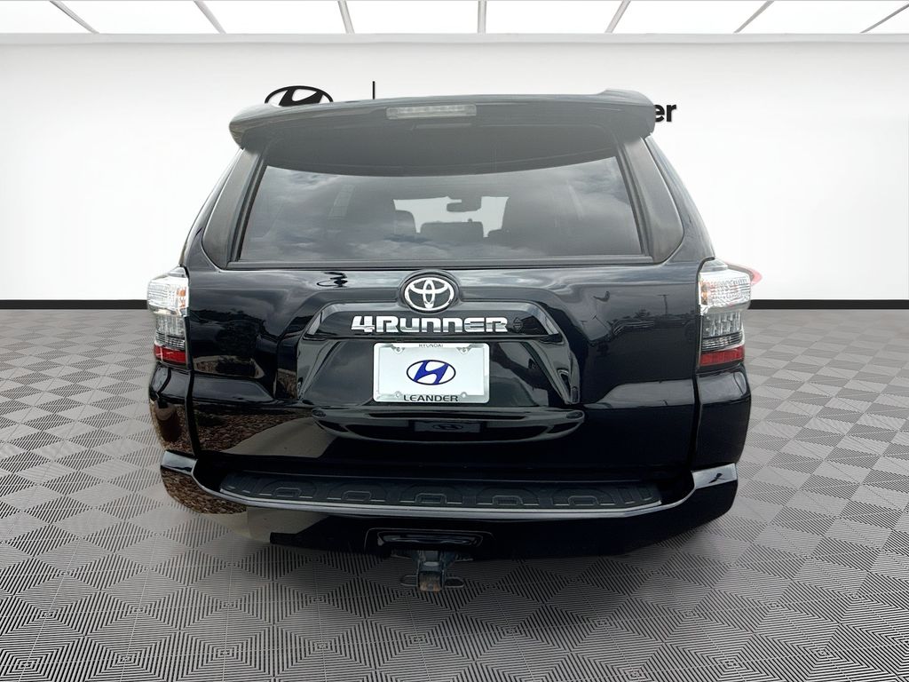 2022 Toyota 4Runner SR5 6