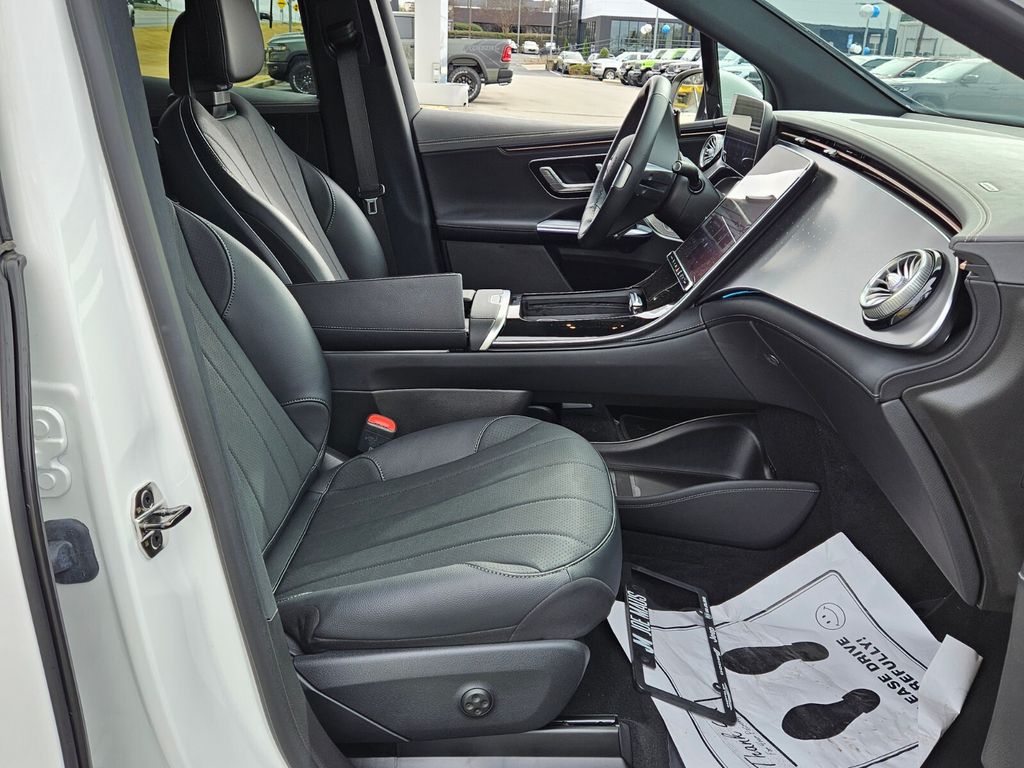 Used 2024 White Mercedes-Benz 350 SUV image 14