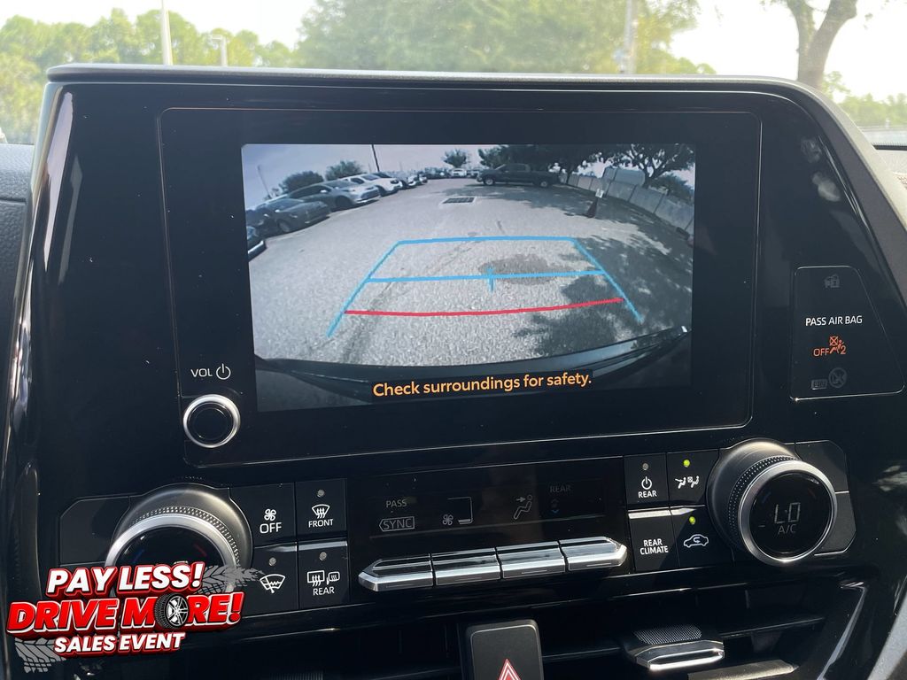 Used 2023 Toyota Highlander SUV