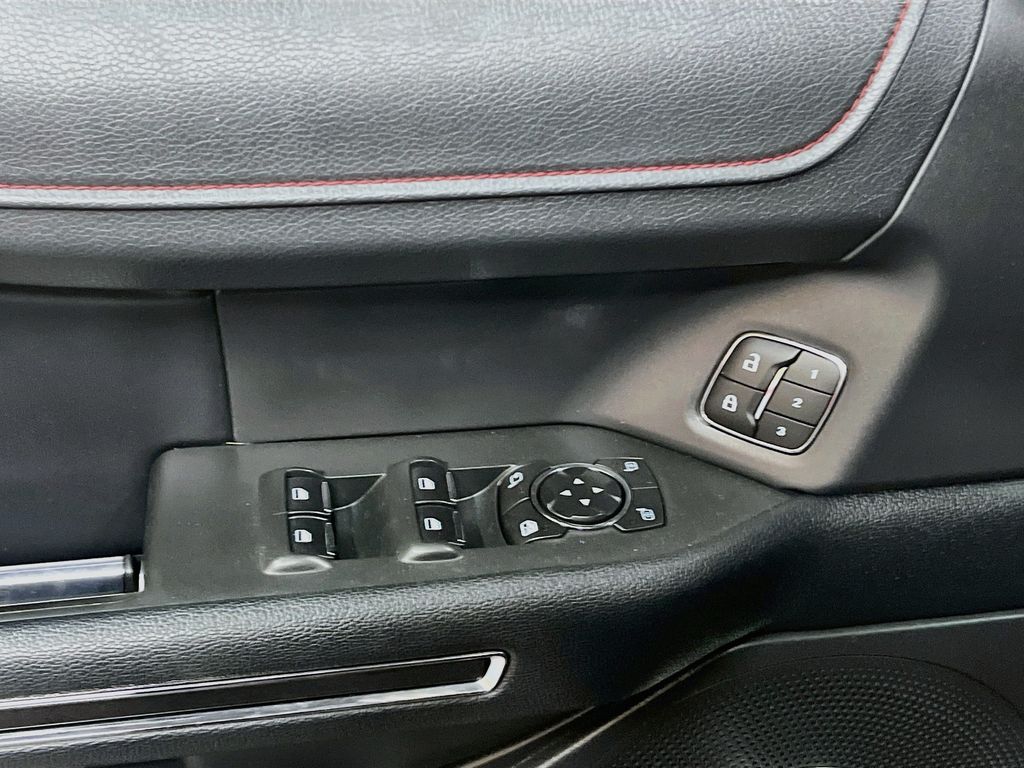 Used 2022 Black Metallic Ford Limited image 18