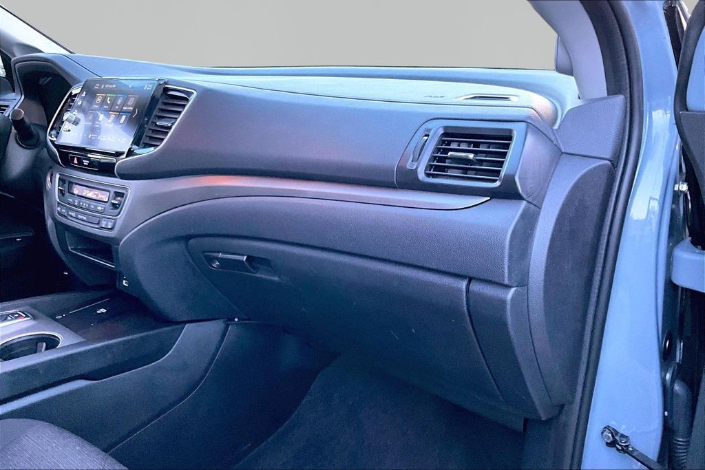 2024 Honda Ridgeline Sport - Photo 18