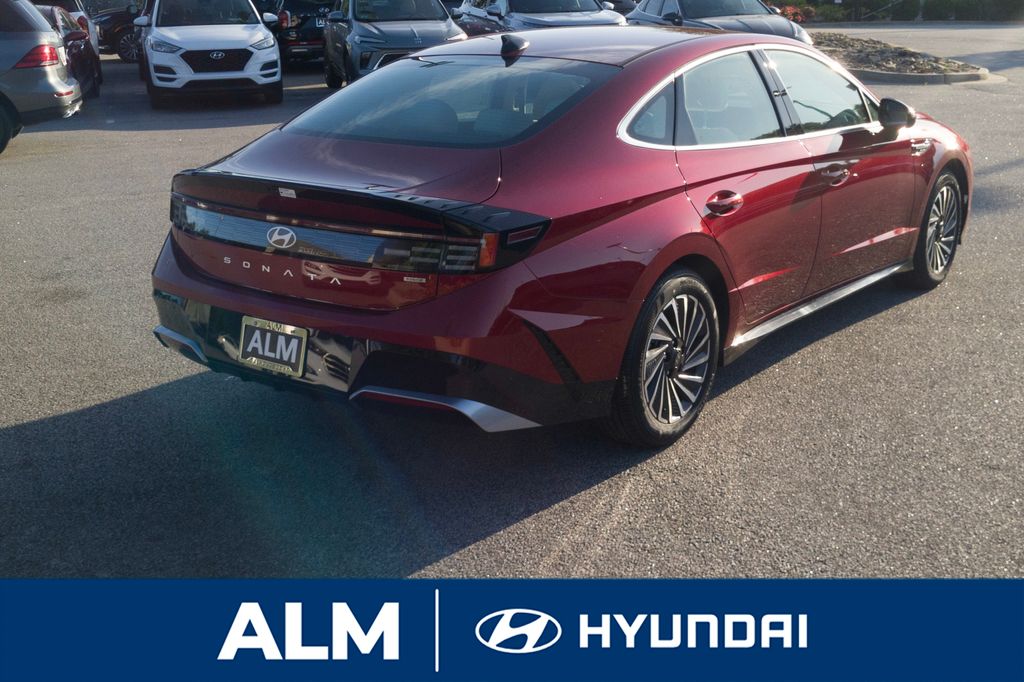 2025 Hyundai Sonata Hybrid SEL photo 4