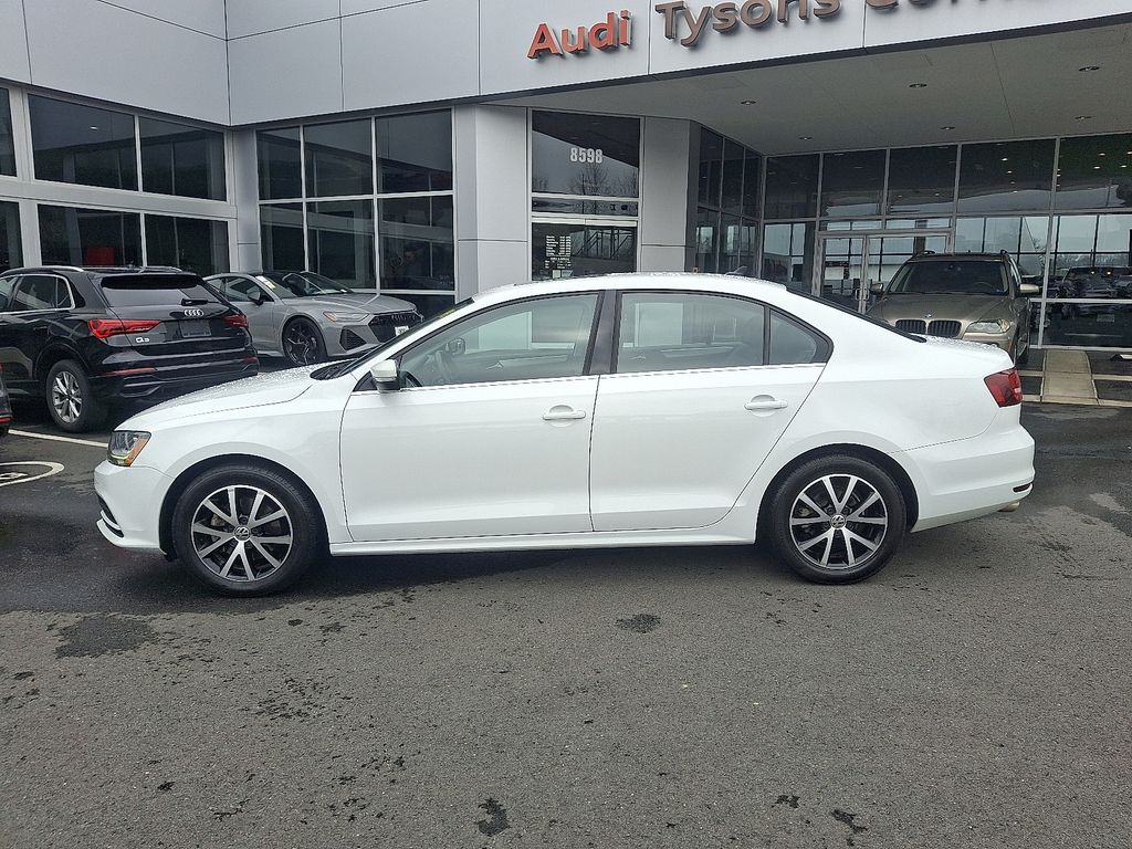 Thumbnail: 2017 Volkswagen Jetta - 7