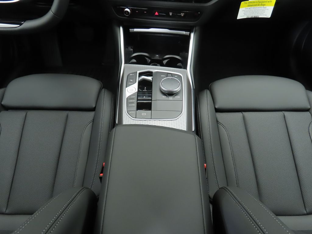 Thumbnail: 2026 BMW 3 Series - 16