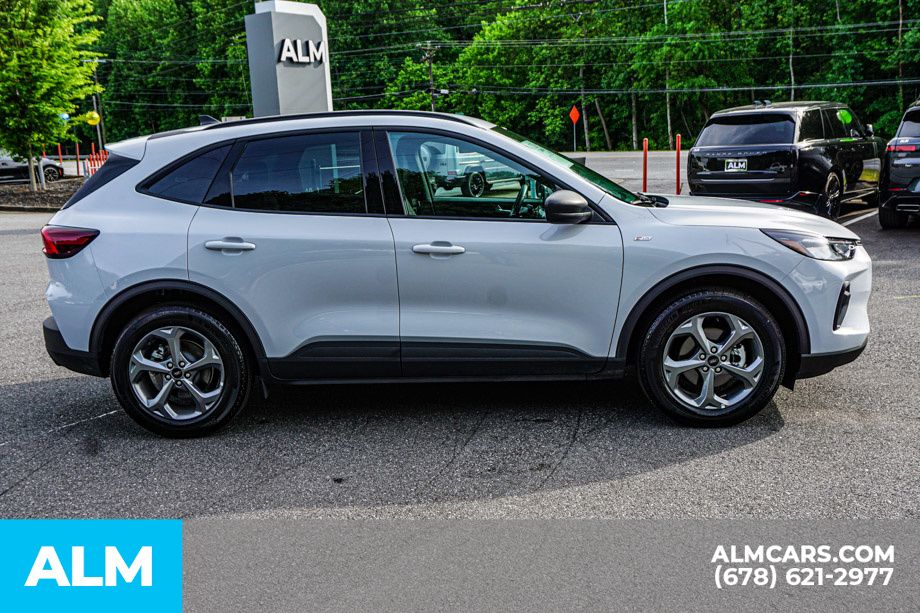 2026 Ford Escape ST-Line - Photo 9