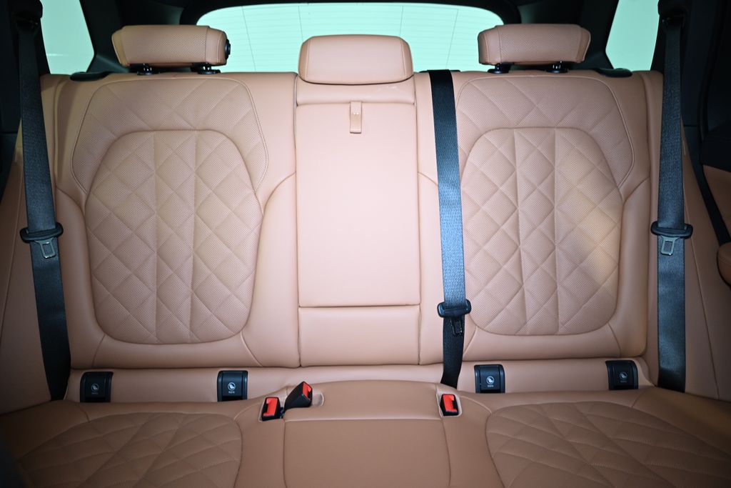 Thumbnail: 2026 BMW X5 - 25