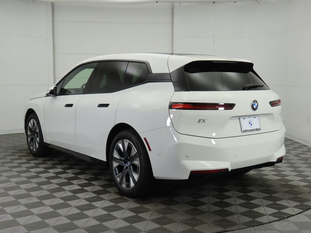 2026 BMW iX  7