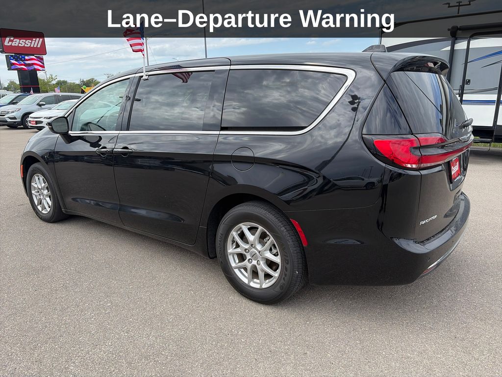 View vehicle photo 3