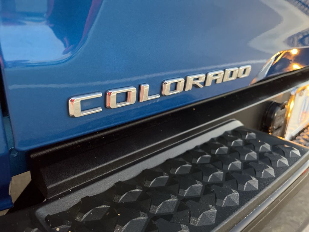 Thumbnail: 2023 Chevrolet Colorado - 8