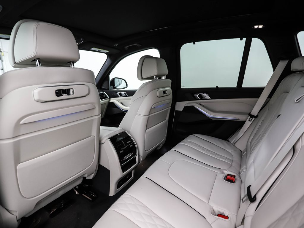 Thumbnail: 2026 BMW X5 - 21