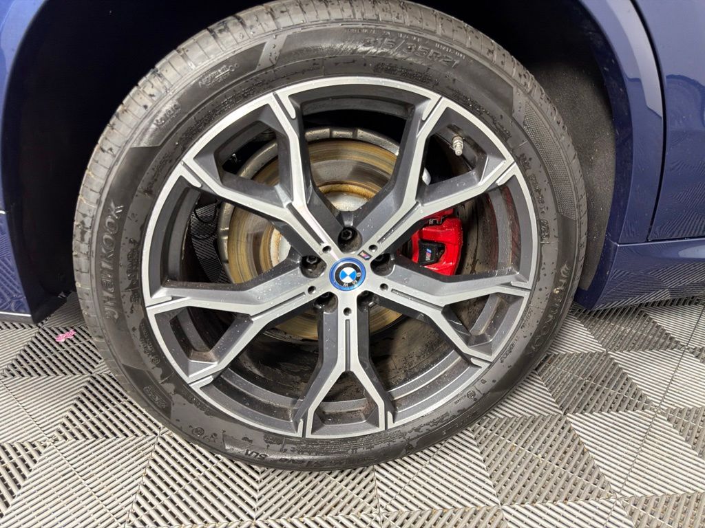 Thumbnail: 2023 BMW X5 - 12