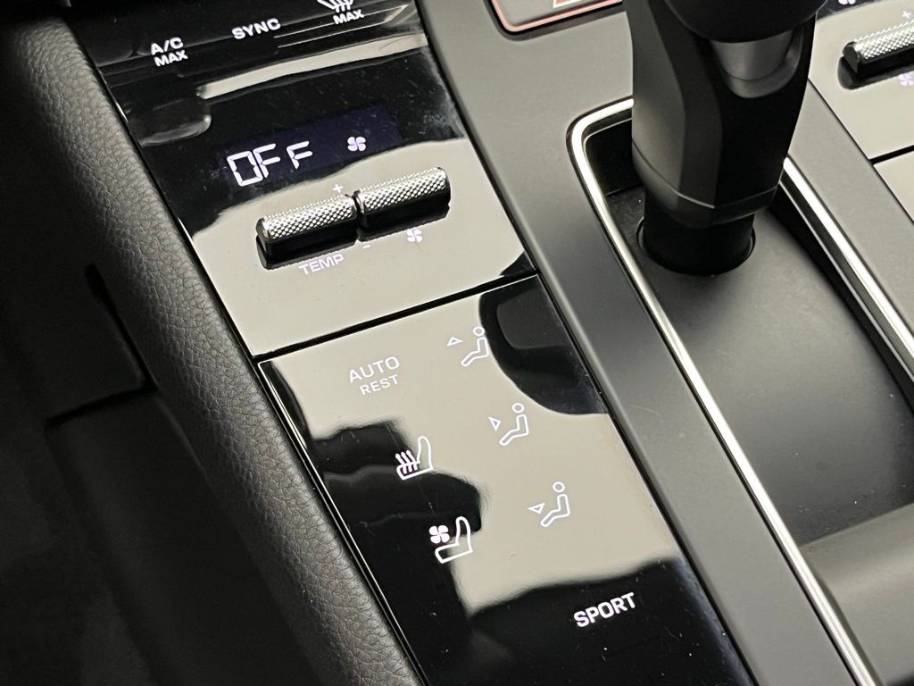 Thumbnail: 2025 Porsche Macan - 17