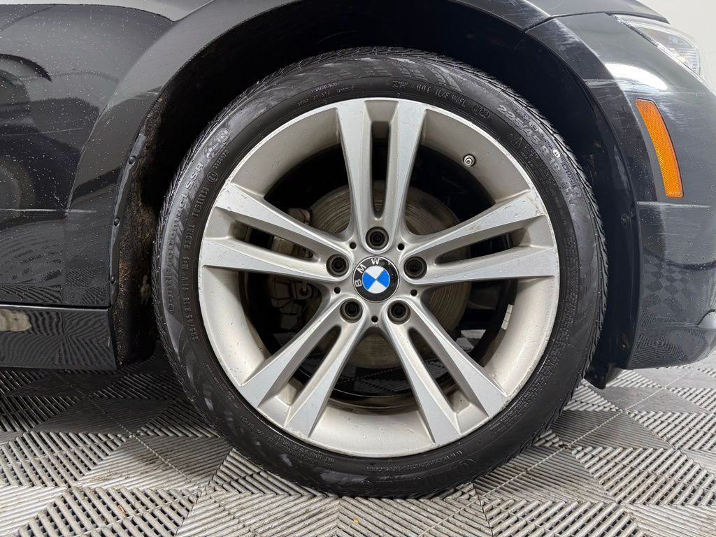 Thumbnail: 2018 BMW 3 Series - 11