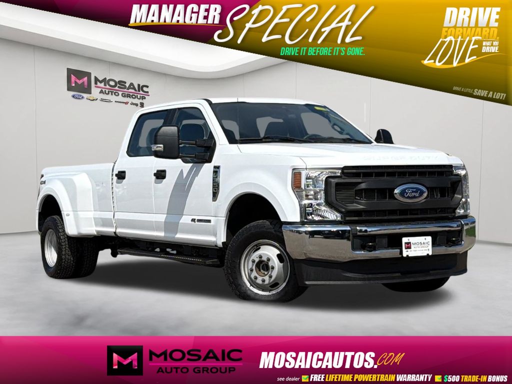 Oxford White 2022 Ford F-350 Super Duty Pickup Truck Four-Wheel Drive Automatic
