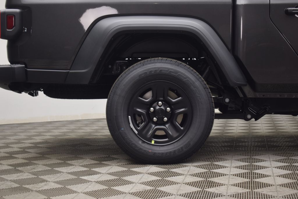 new 2026 Jeep Gladiator car, priced at $40,261