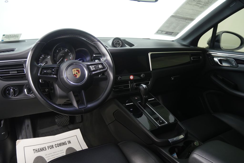 Thumbnail: 2022 Porsche Macan - 18