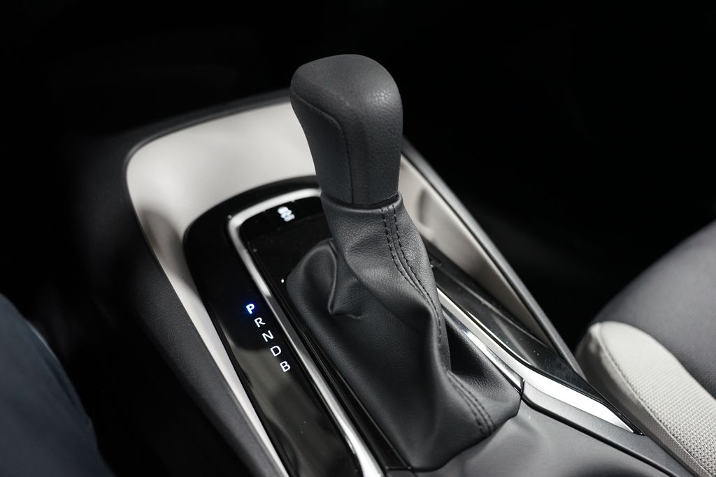 2025 Toyota Corolla LE 21
