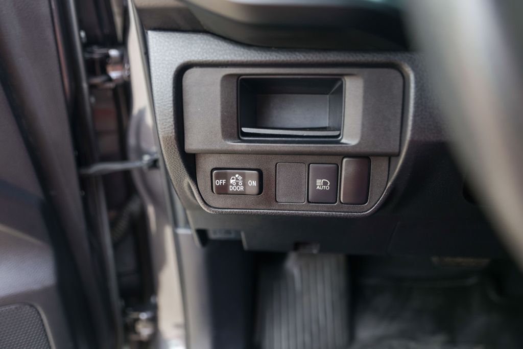 Used Car 2018 Toyota Tacoma  Sr For Sale Under $30,000 In Austin, Texas