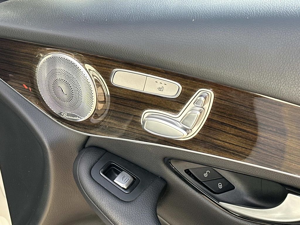 Thumbnail: 2016 Mercedes-Benz GLC - 19