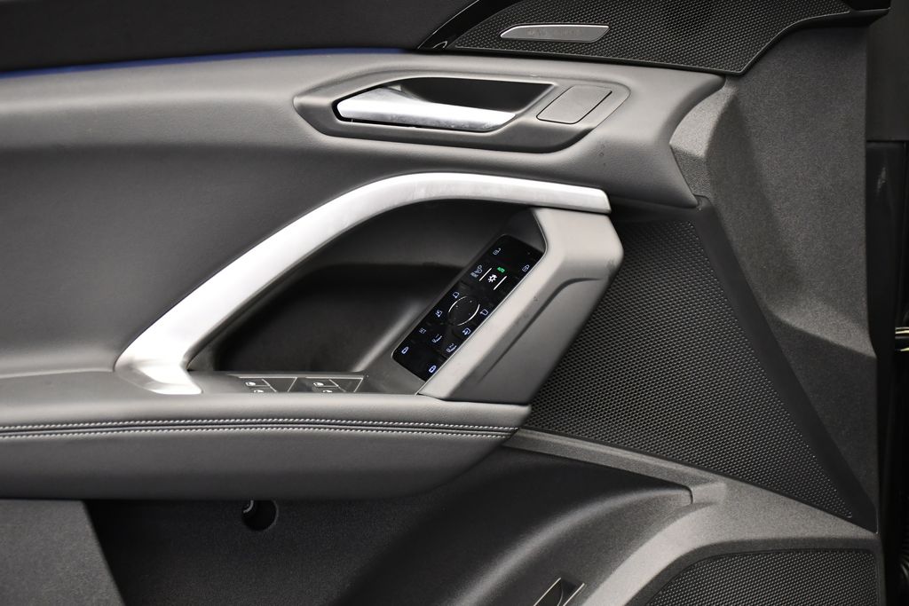 Thumbnail: 2025 Audi Q5 - 31