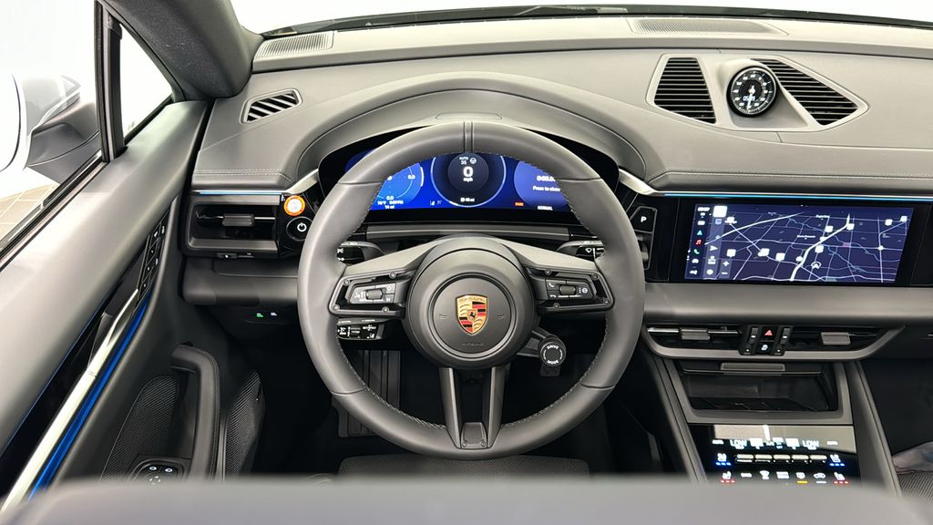 Thumbnail: 2025 Porsche Macan - 17