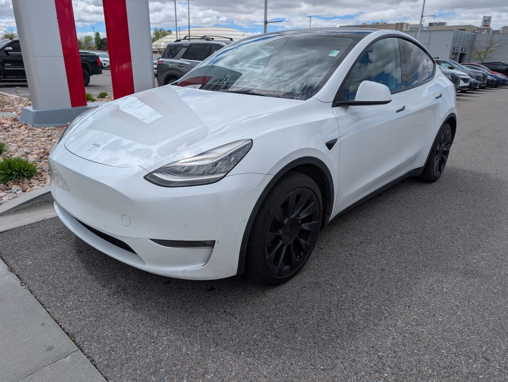 View vehicle photo 2