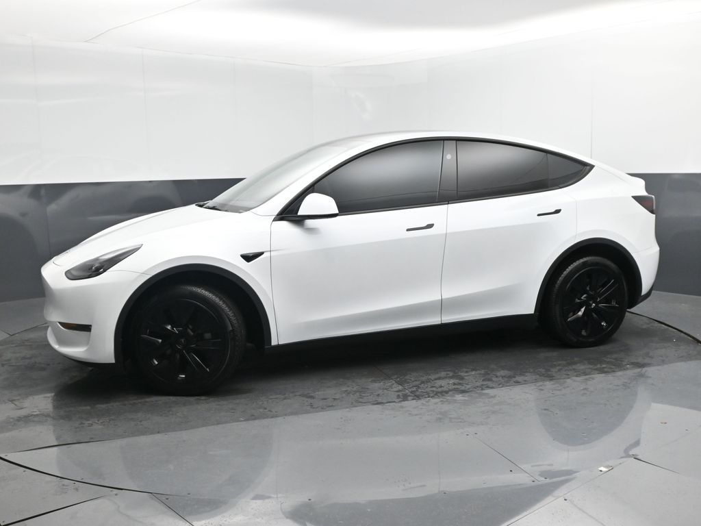 Used 2024 Tesla Model Y Long Range with VIN 7SAYGDEE3RA287715 for sale in Auburn, WA