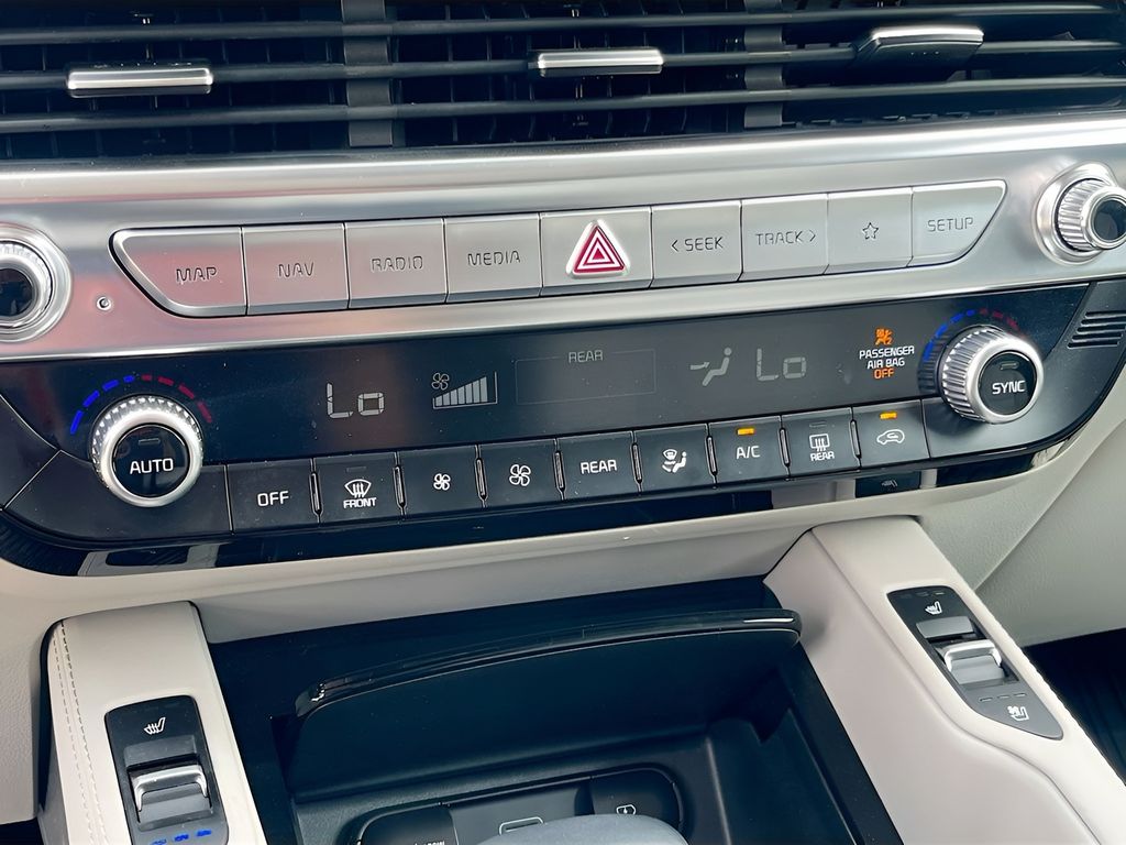 Used 2020 White Kia SX image 16