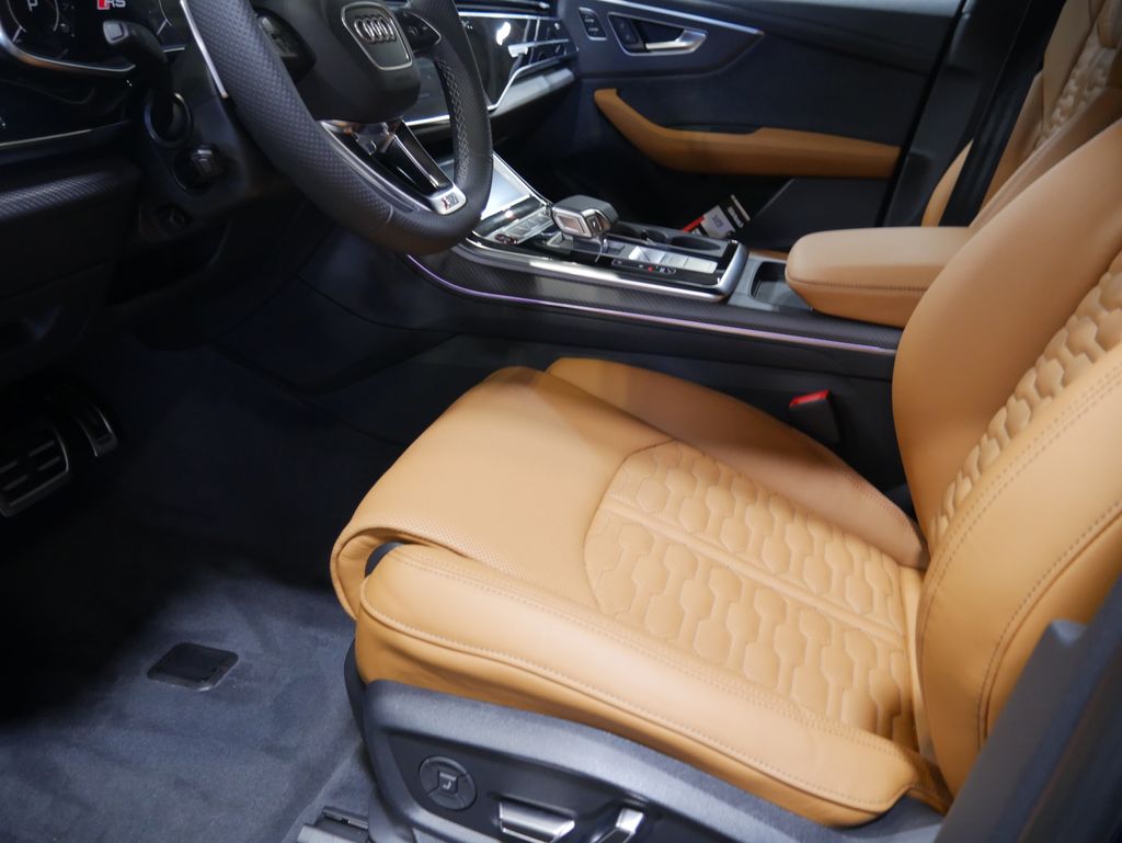 Thumbnail: 2026 Audi RS Q8 - 16