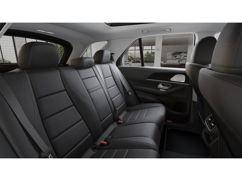 Thumbnail: 2026 Mercedes-Benz GLE - 5