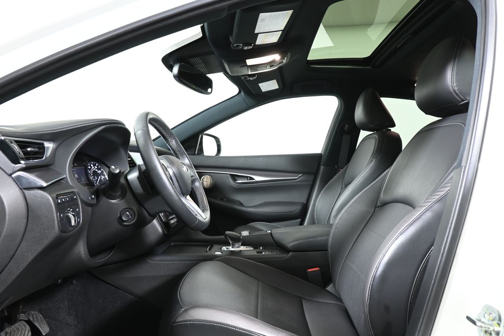2022 INFINITI QX55 Essential 3