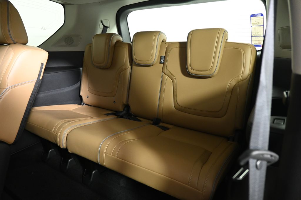 Thumbnail: 2026 INFINITI QX80 - 29