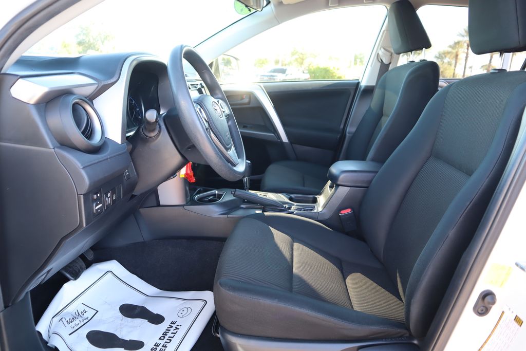 Thumbnail: 2017 Toyota RAV4 - 18