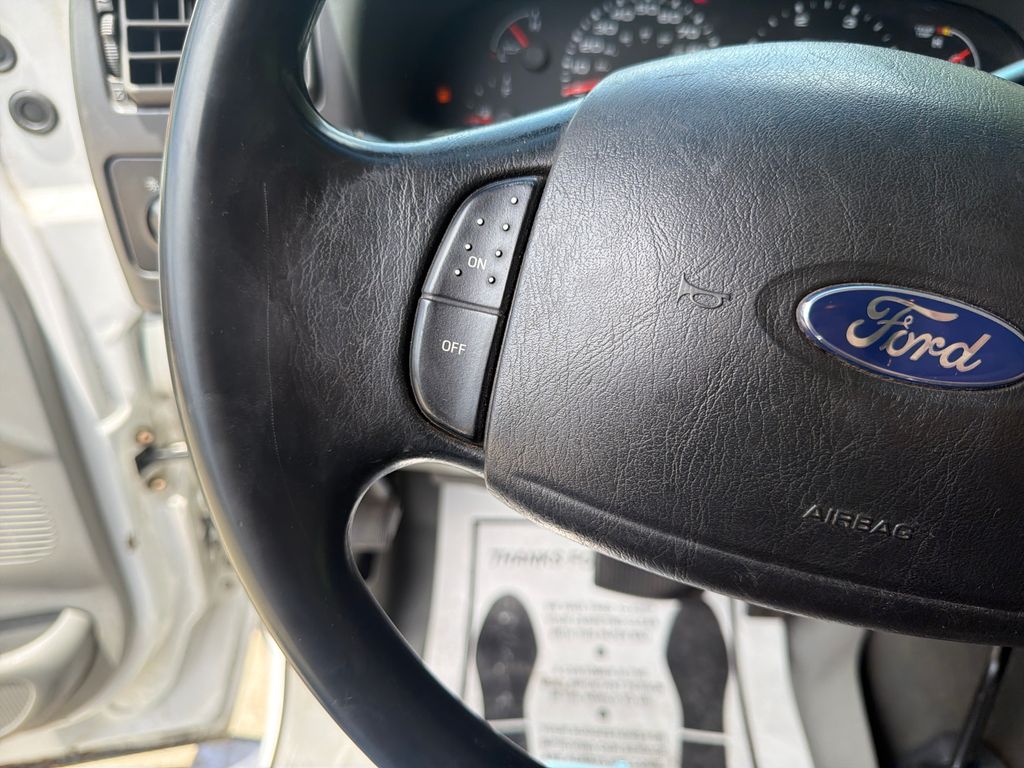 Used 2004  Ford XL image 18