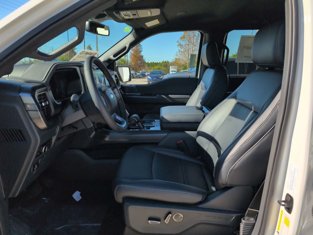 New 2025 White Ford Lariat image 5