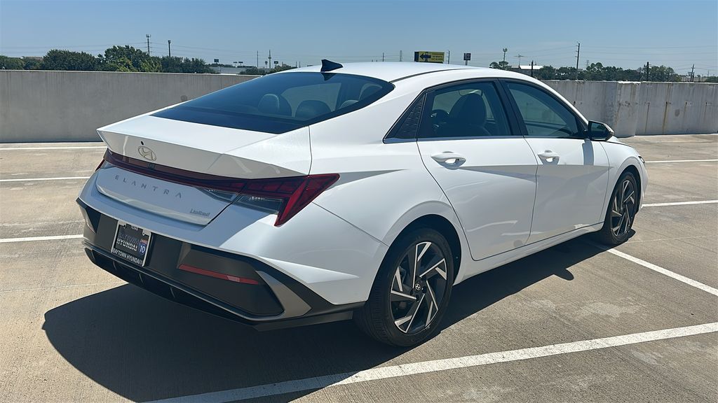 2025 Hyundai Elantra Limited White at Baytown Hyundai