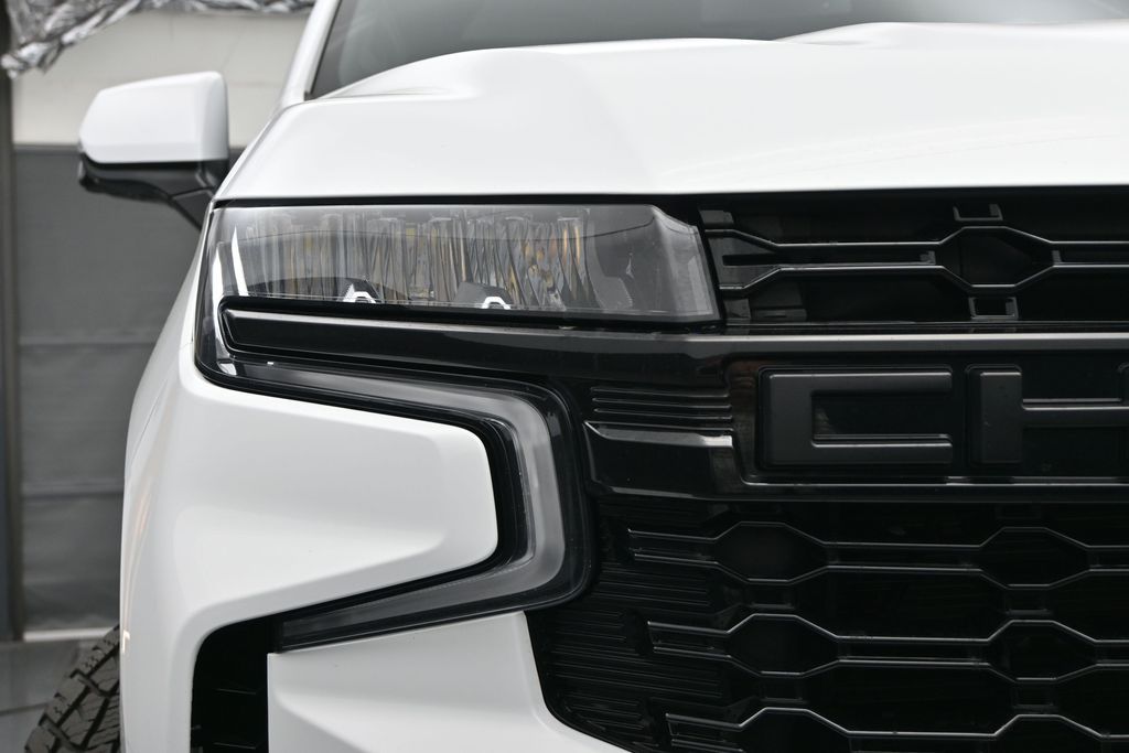 2023 Chevrolet Suburban 4WD RST