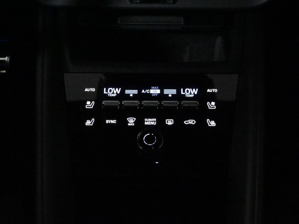 Thumbnail: 2025 Porsche Macan - 25