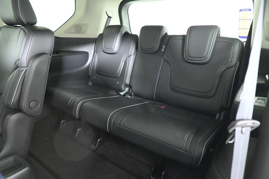 Thumbnail: 2026 INFINITI QX80 - 29